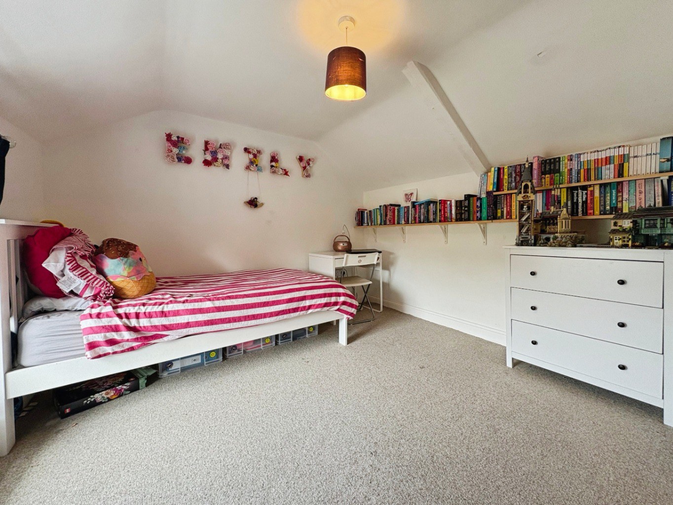 Godolphin Cross, 3 Double Bedroom Charming Cottage, photo 14