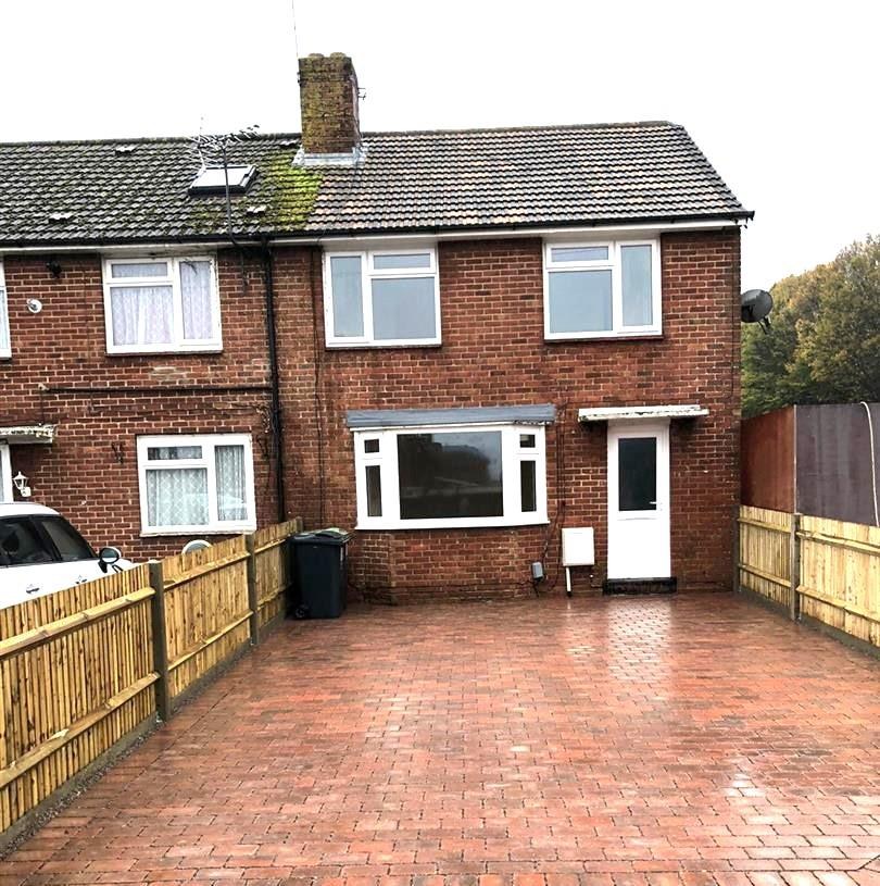 House - End Terrace For Rent Somborne Drive