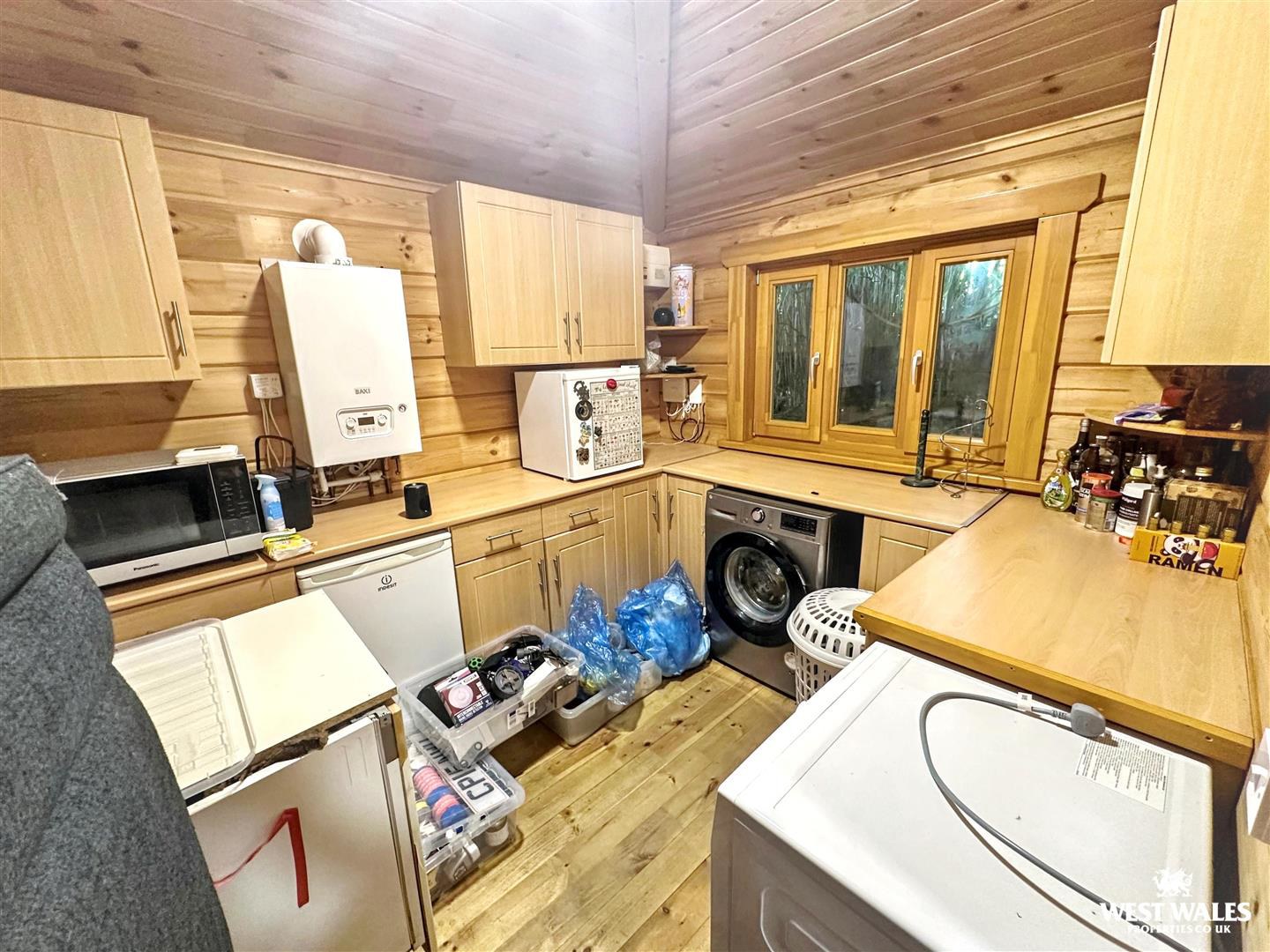 Capel Dewi Road, Capel Dewi, Carmarthen, photo 23