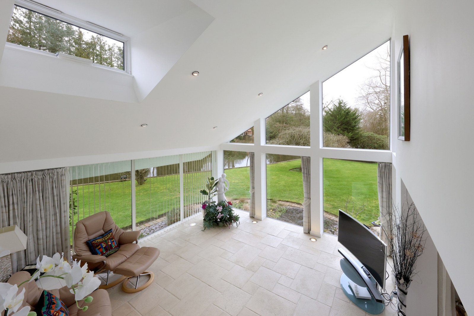 Lakeside Drive, Stoke Poges, Buckinghamshire, SL2, photo 34