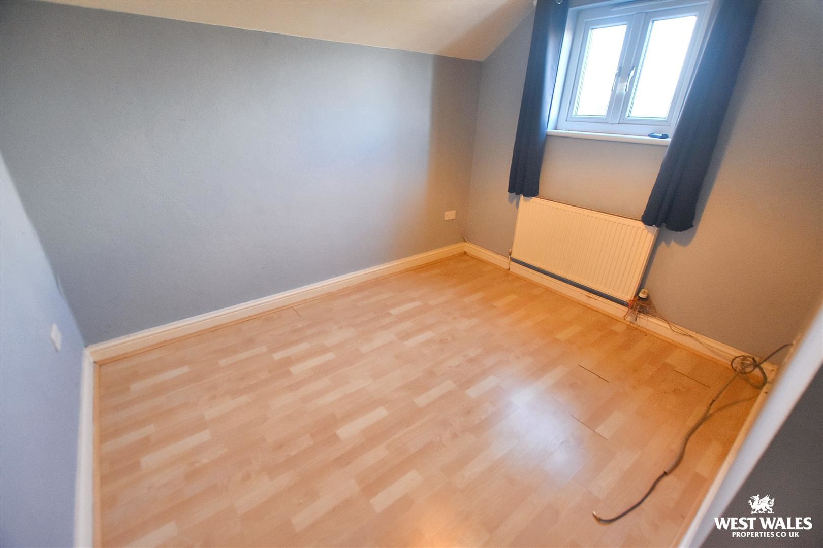 Falcon Road, Haverfordwest, photo 10