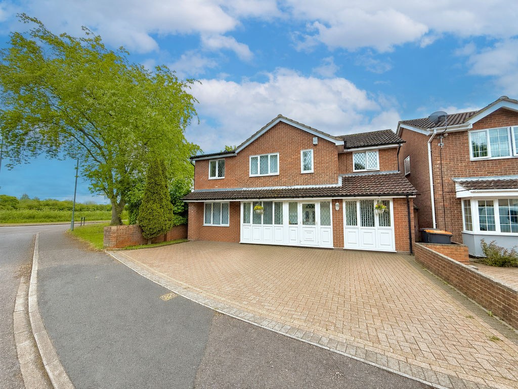 LongbrookeHoughton Regis LU5 5QX