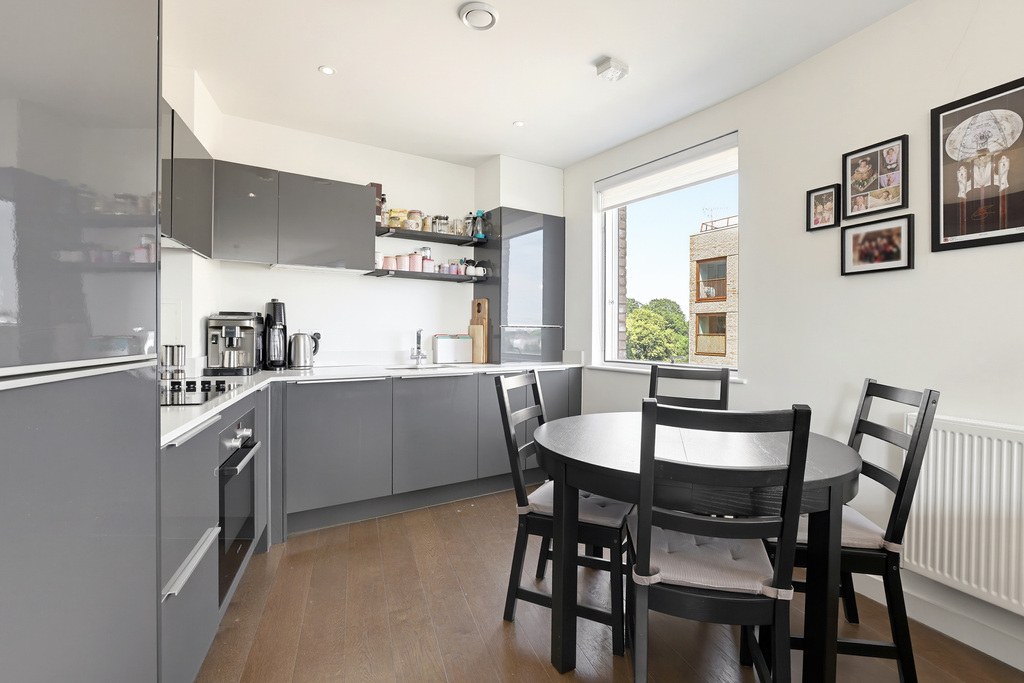 Relph Court, Kenneth Way, Ealing, London, W5, photo 4