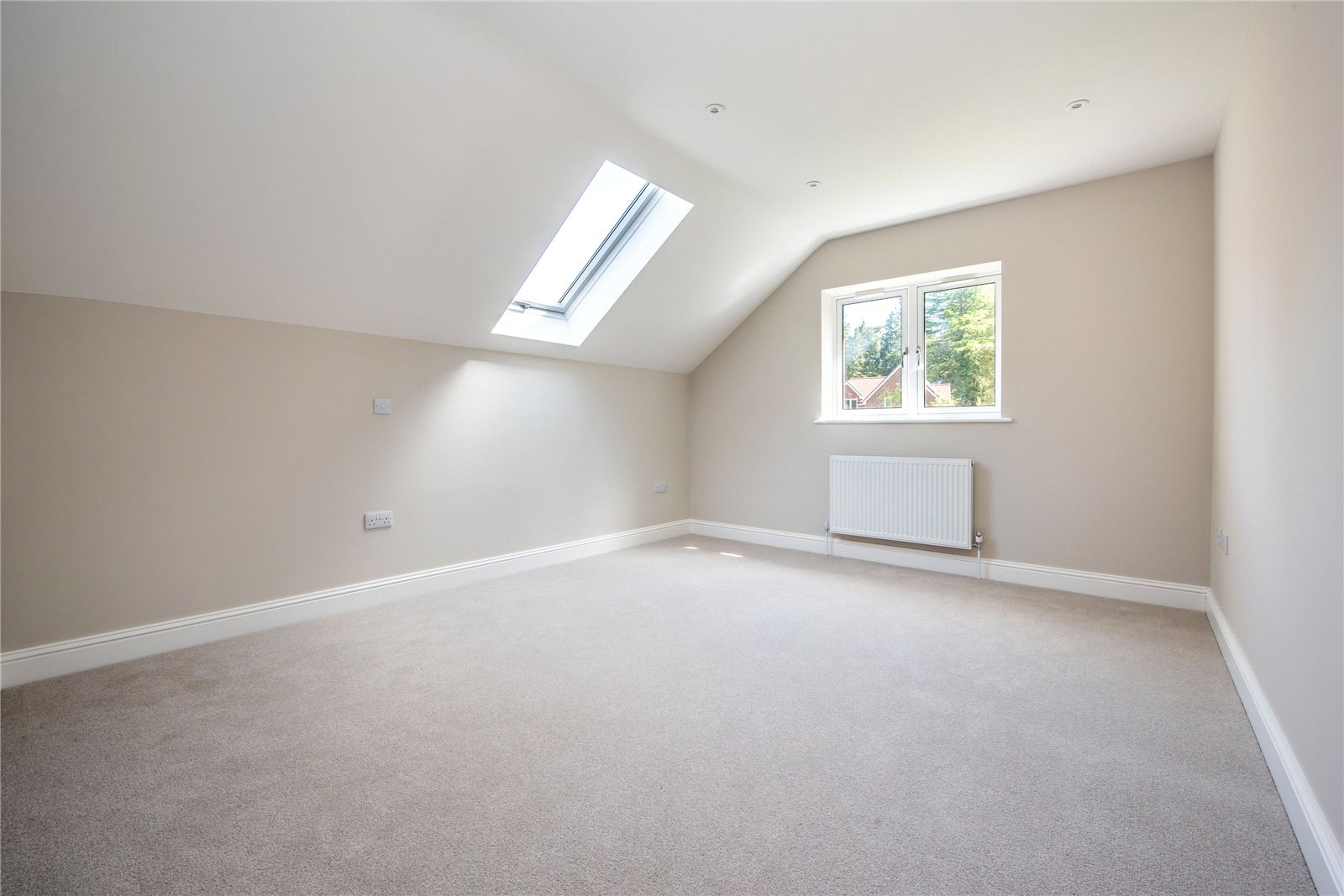 Bechwood Close, Tadworth, Surrey, KT20, photo 15