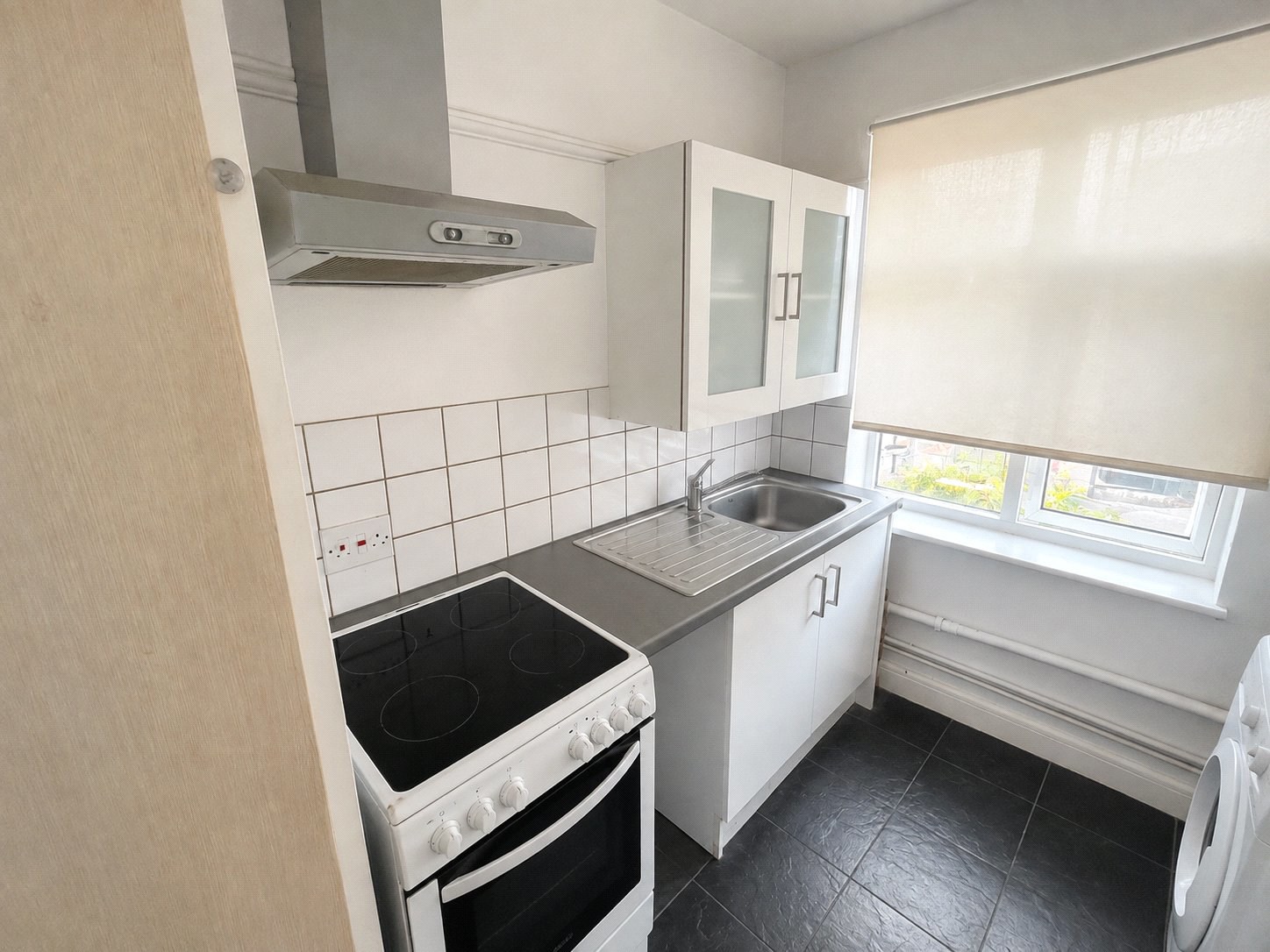 Mayfield Gardens, Hanwell, London, W7, photo 3