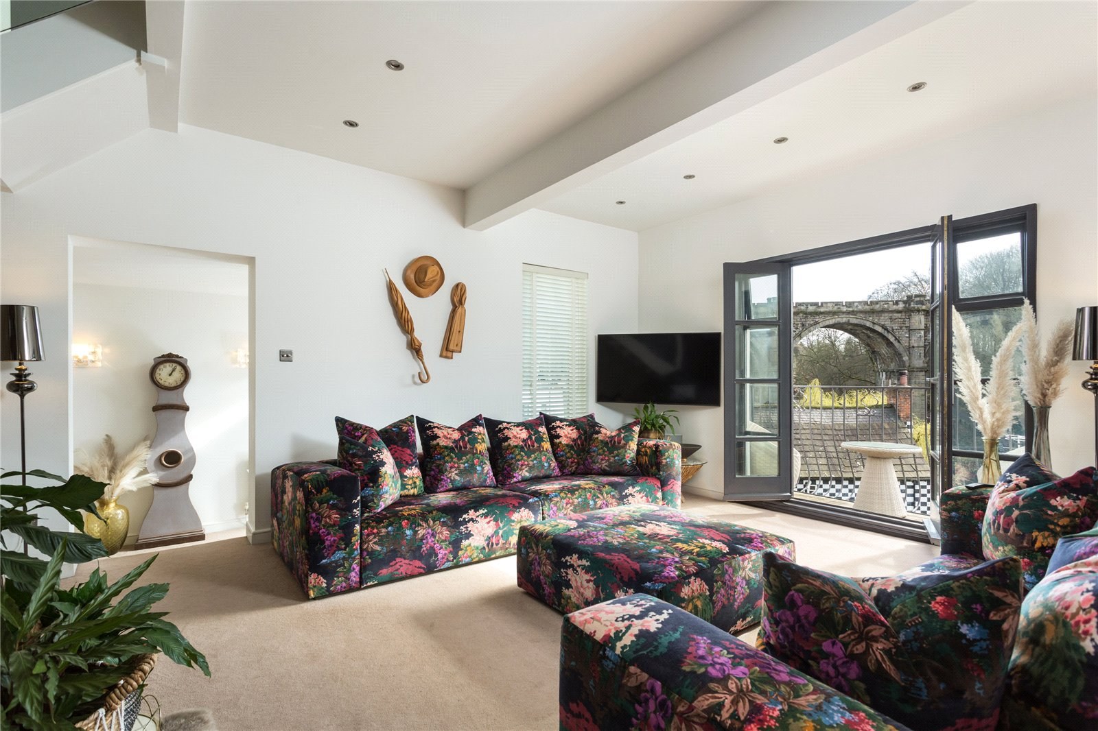 5 bed townhouse for sale in Waterside