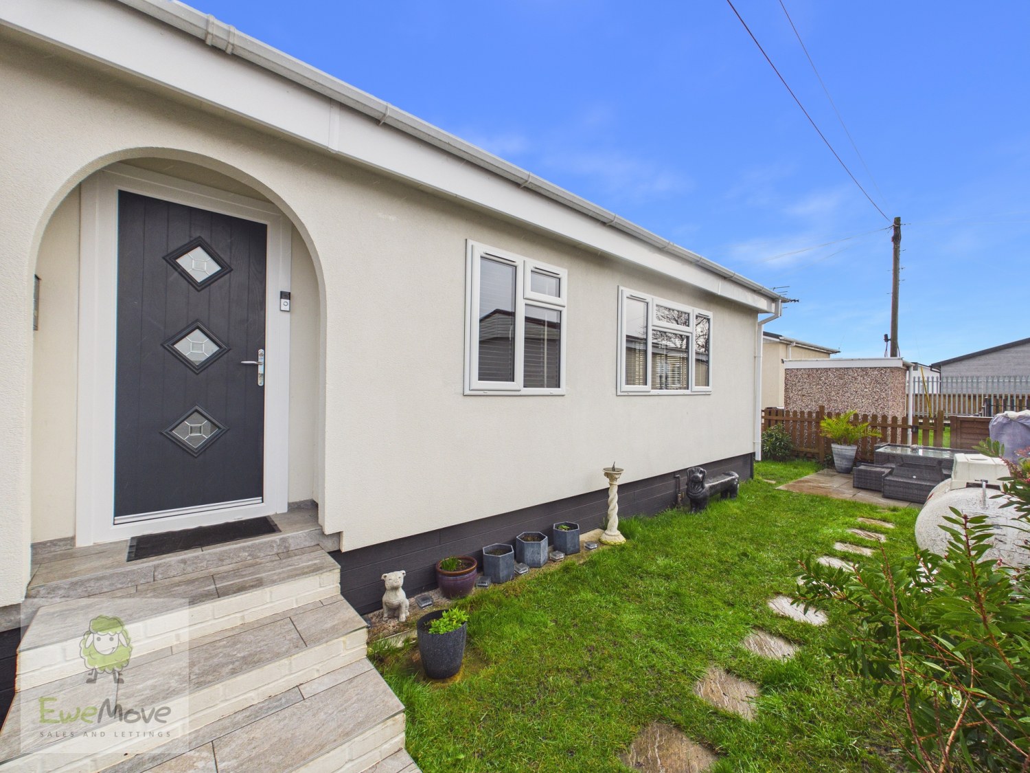 Larch Crescent, Hoo Marina Park, Rochester ME3 9TQ, photo 17
