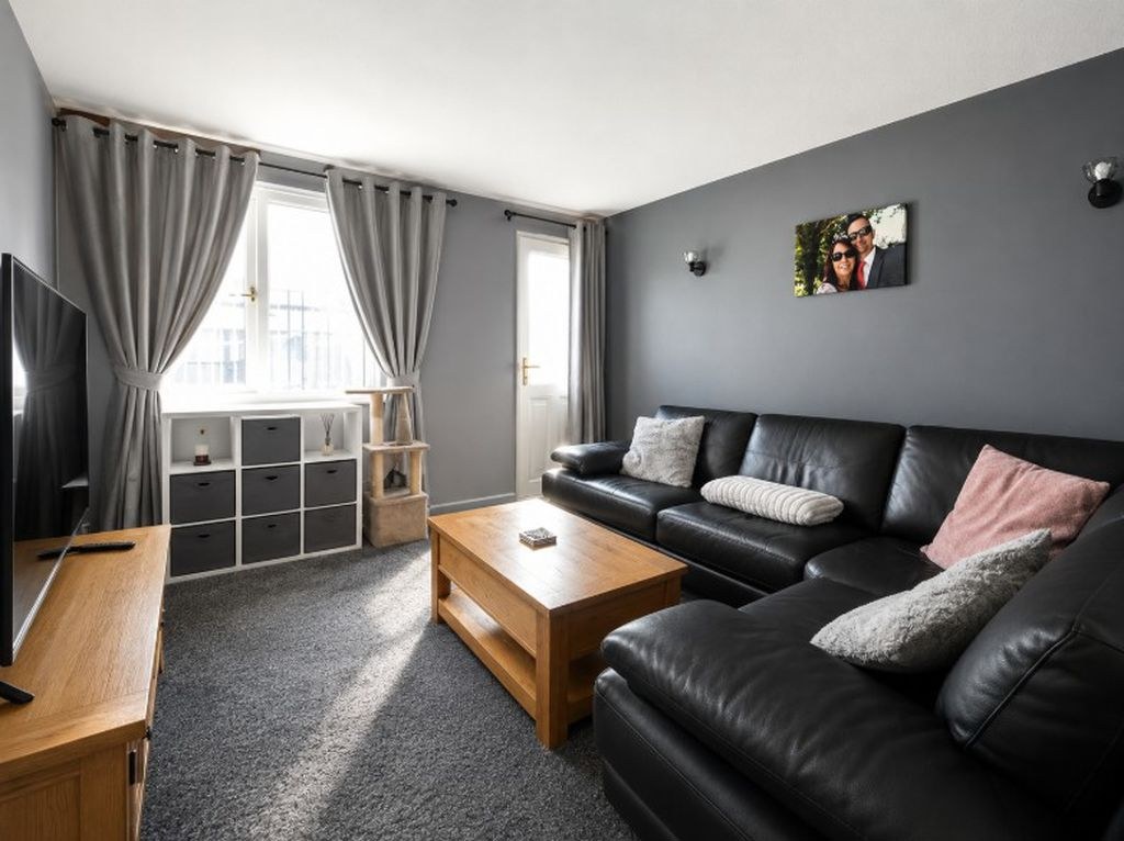 Under Offer Samson Close
