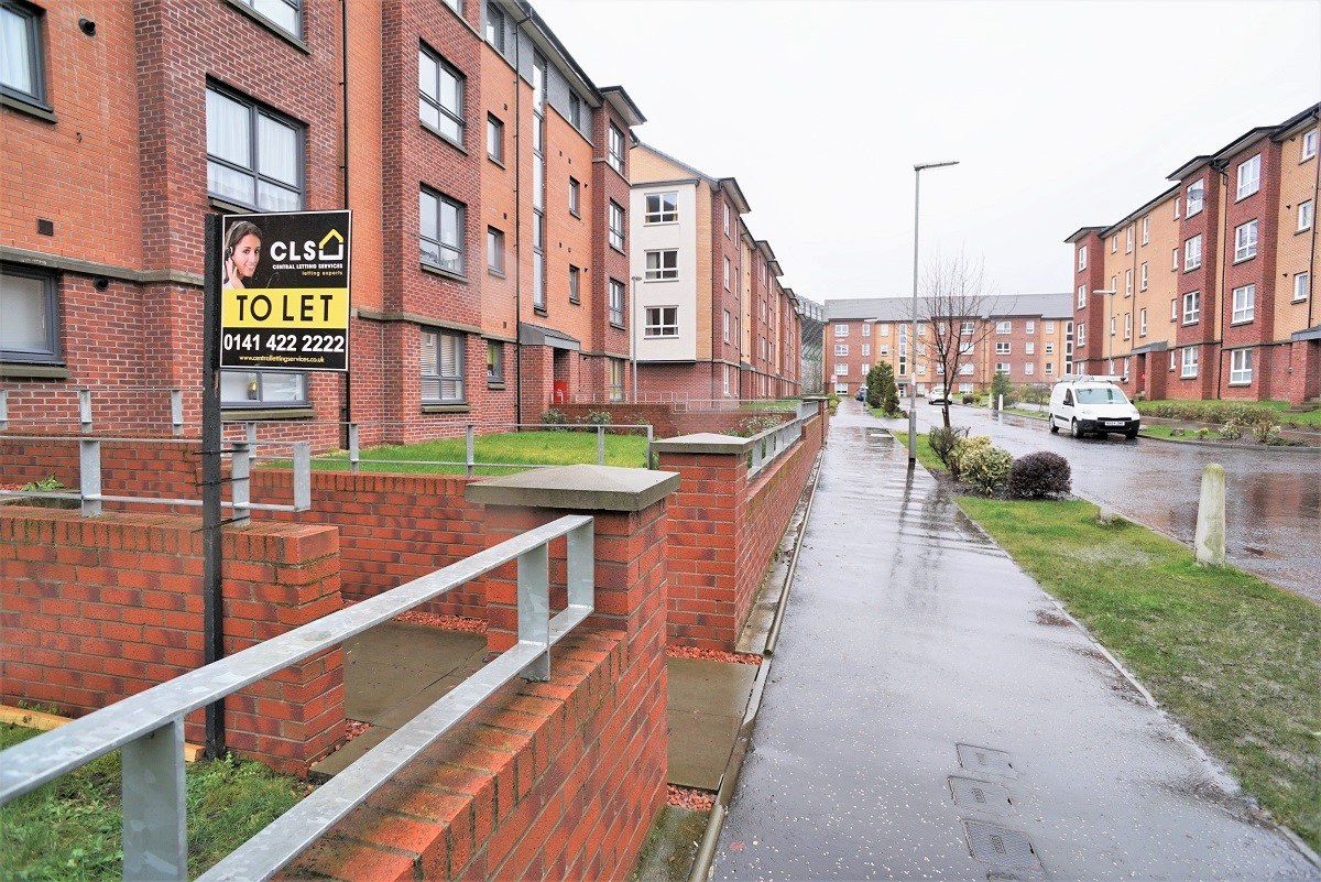 Springfield Gardens Parkhead G31 4HS Show me on the map