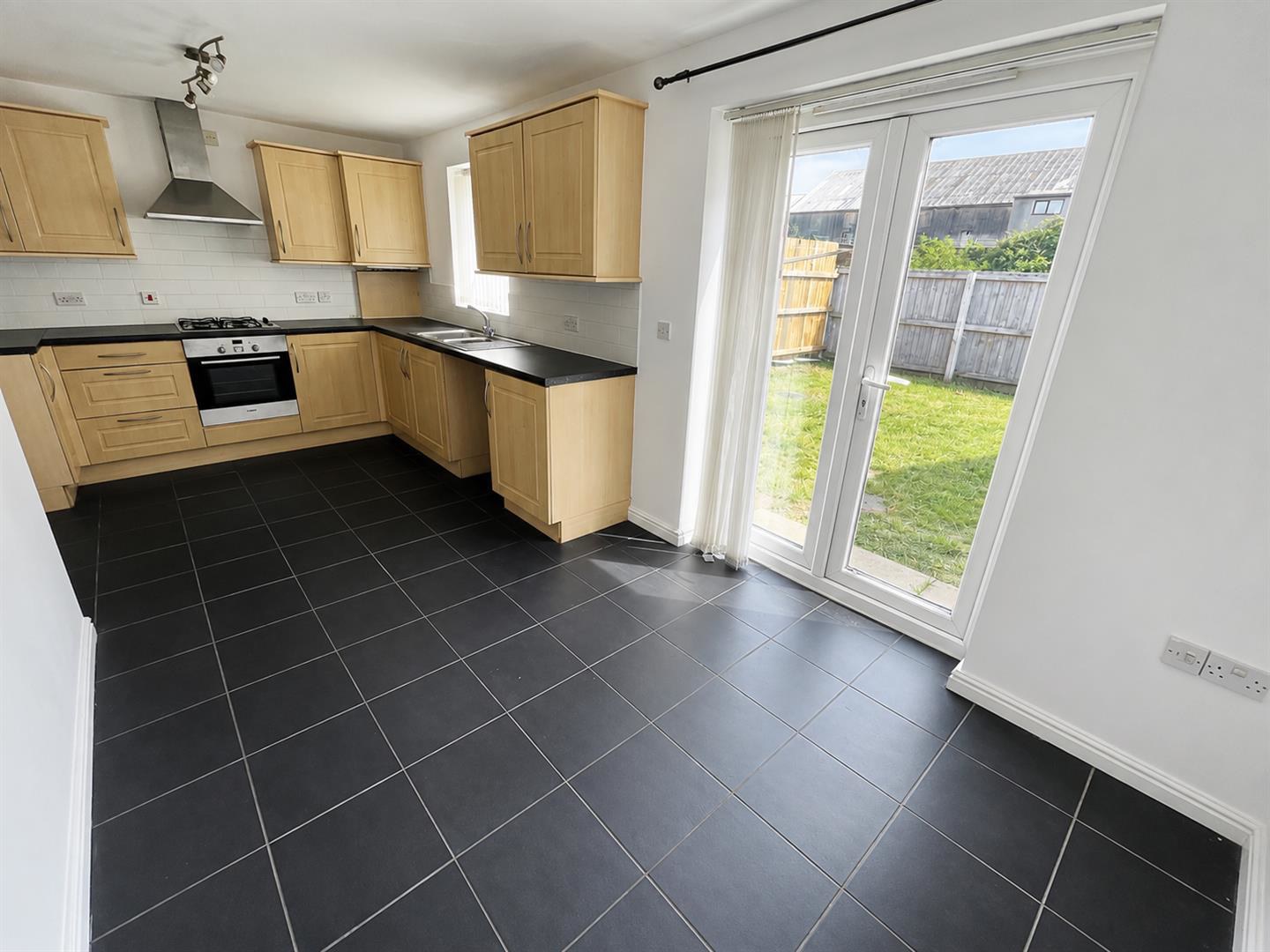 Six Mills Avenue, Gorseinon, Swansea, photo 7