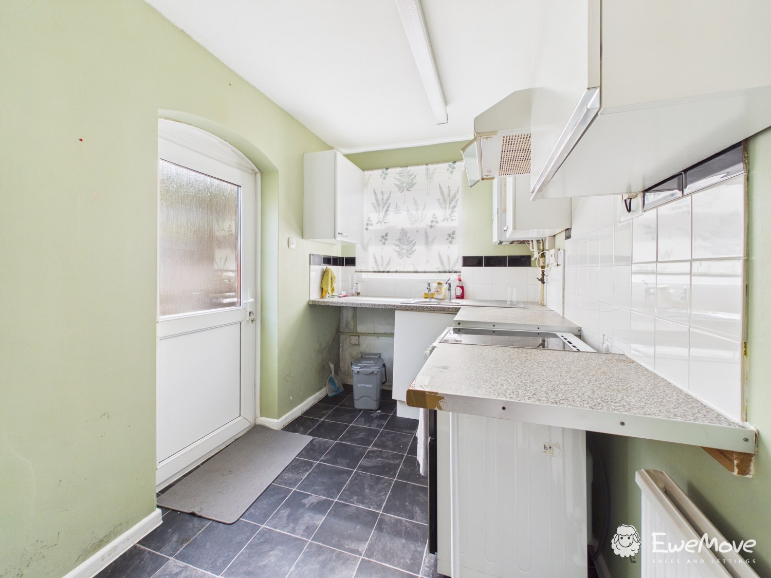 28 Stuart Crescent, Winchester, photo 3