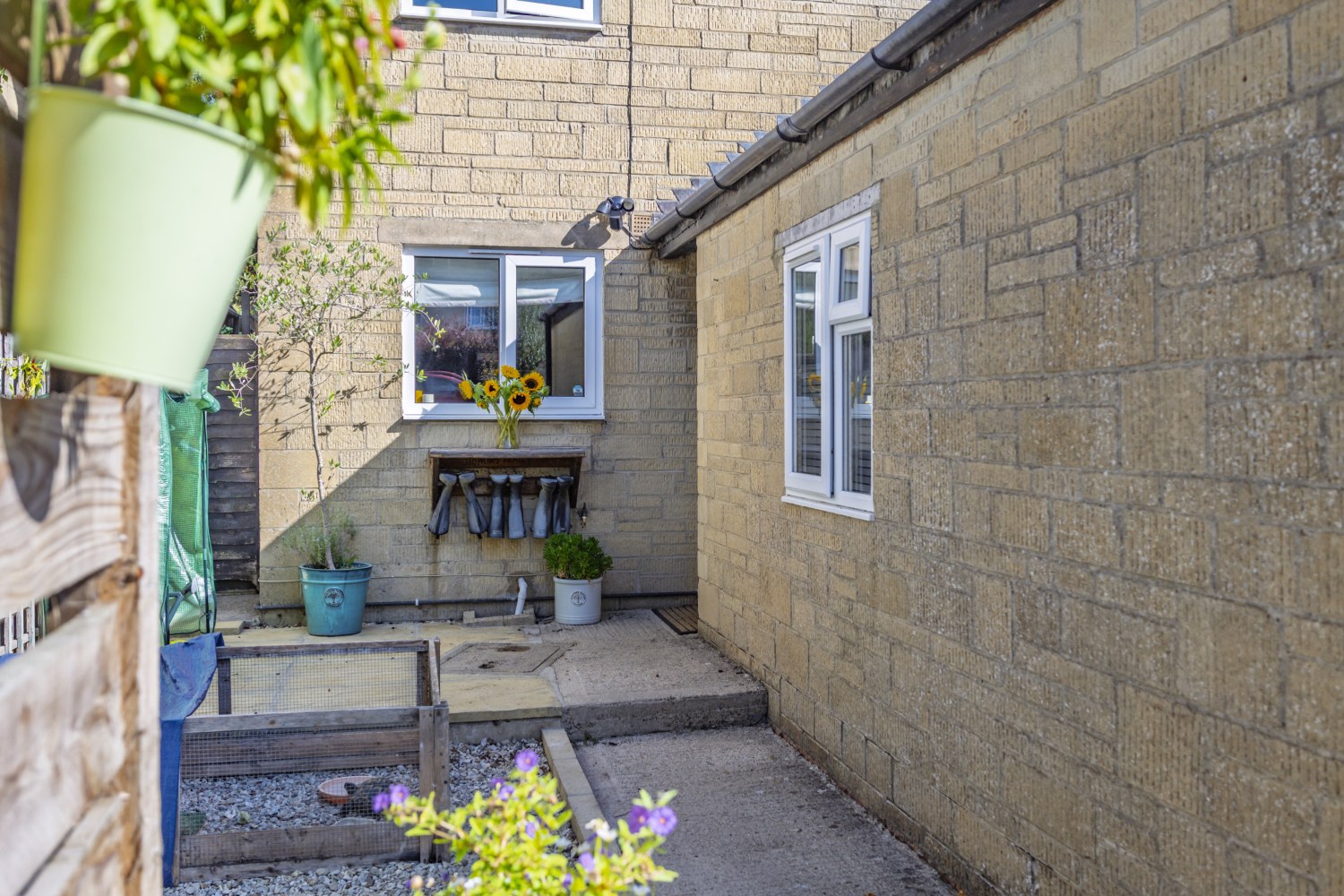 Photo 3
