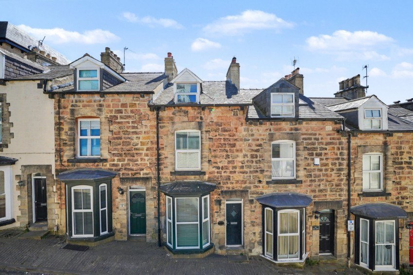 3 bed terraced for sale in Parliament Terrace, Harrogate
