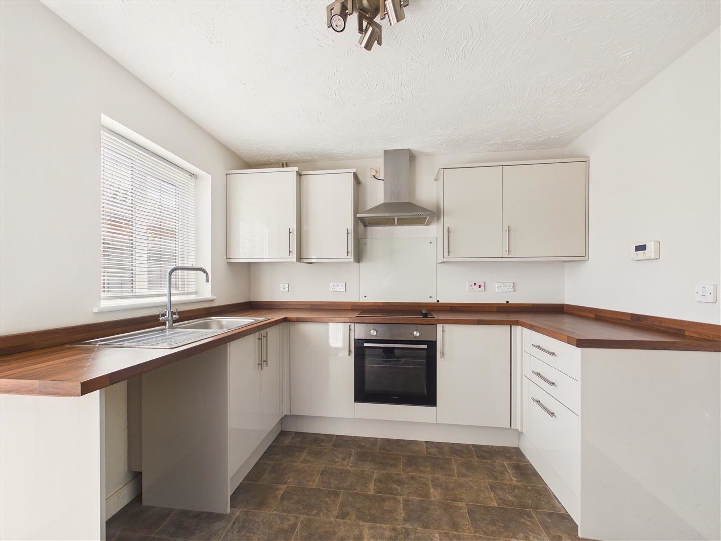 Robinia Drive, Hull, photo 5