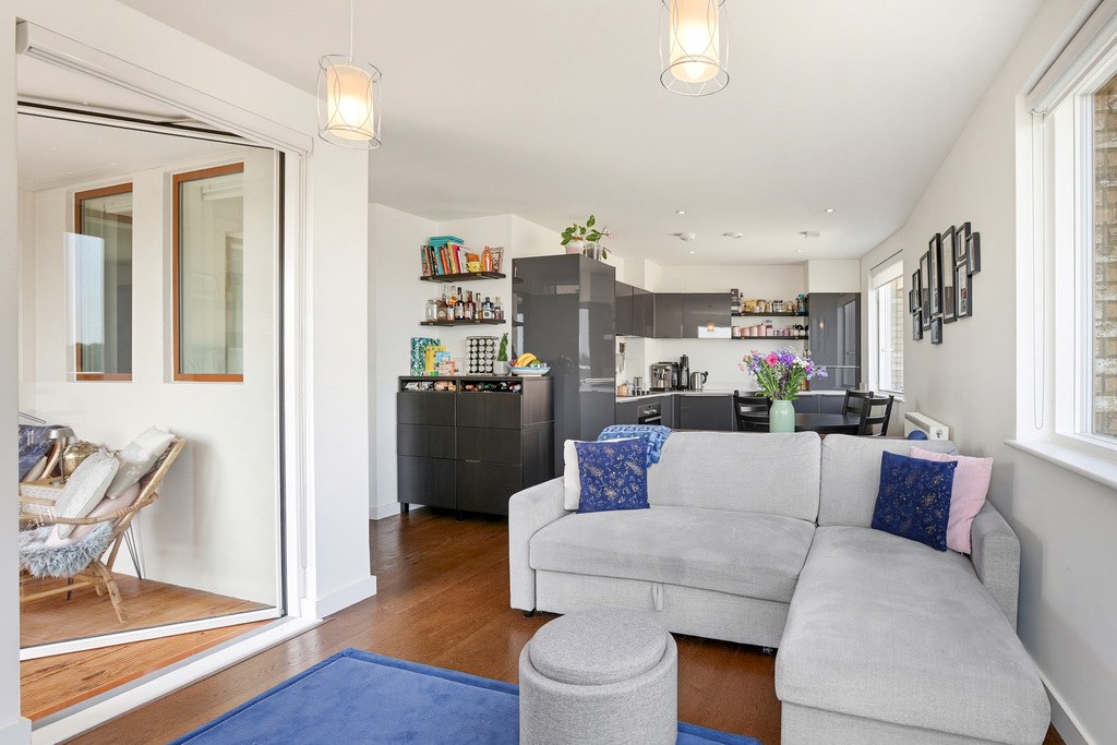Relph Court, Kenneth Way, Ealing, London, W5, photo 3
