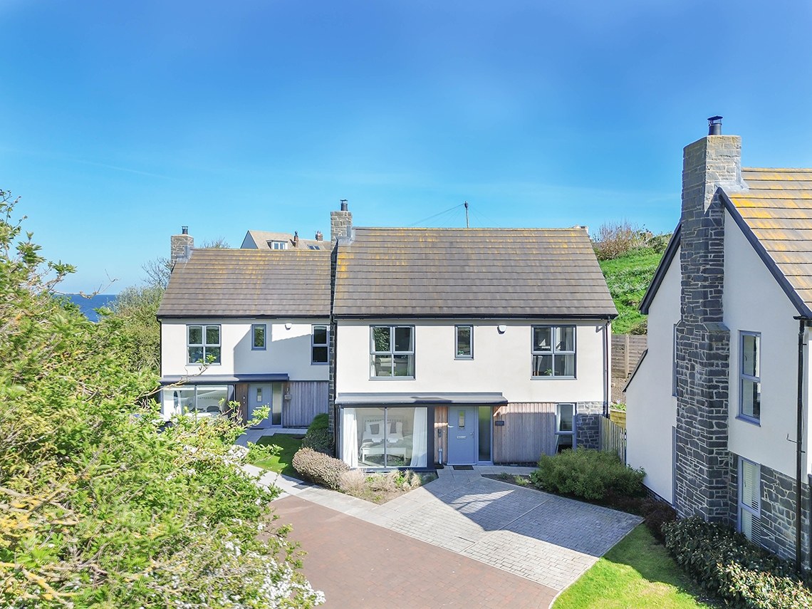 Whinstone House
