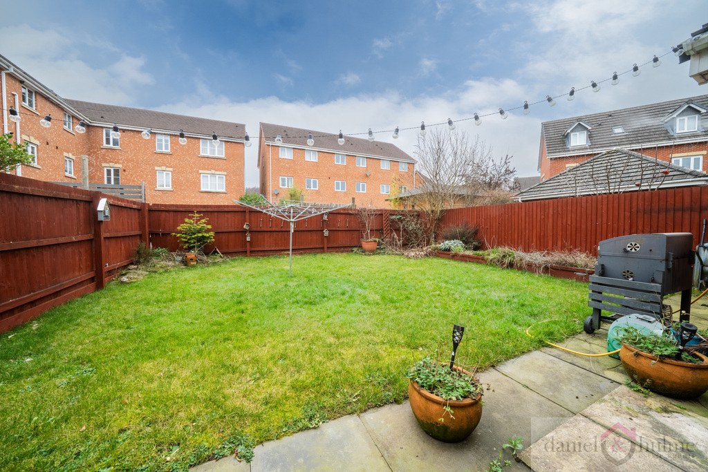 3 Clover Grove, Leekbrook, photo 28