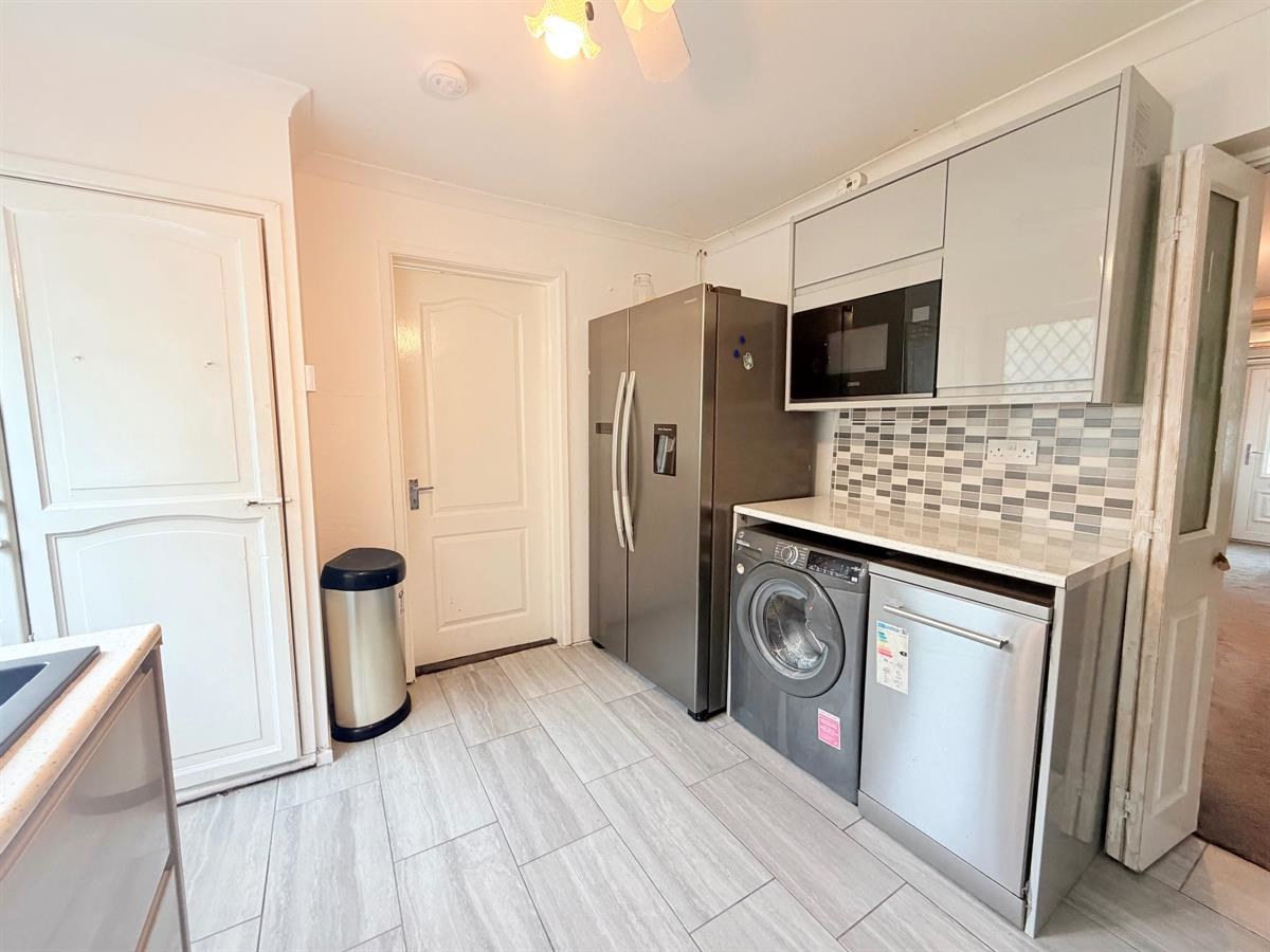 Park Road, Aberkenfig, Bridgend, photo 11