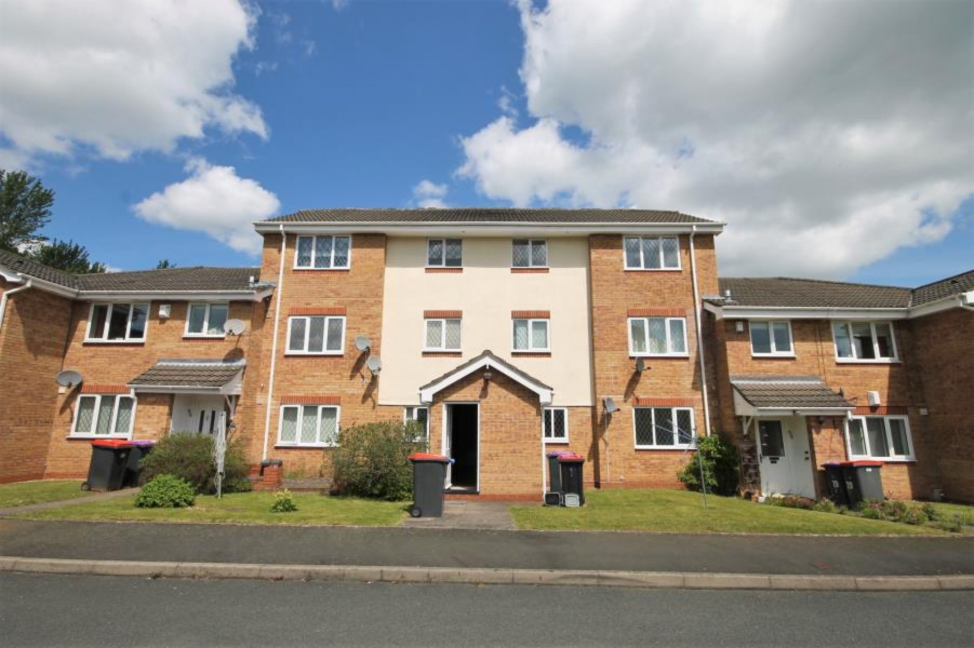 Flat / Apartment- Let Agreed Midland Court