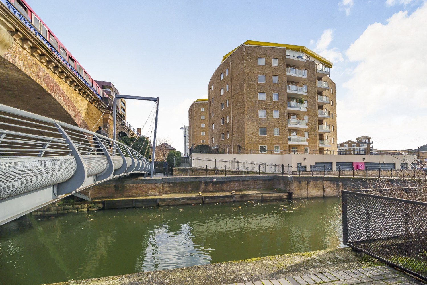 Basin Approach, London, E14, photo 17