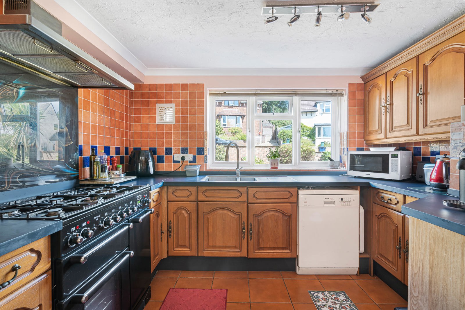 Santina Close, Farnham, Surrey, GU9, photo 3