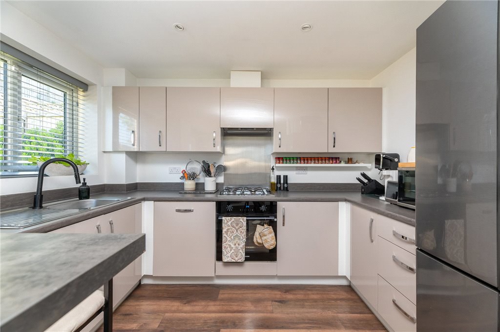 Poplars Park Road, Bradford, West Yorkshire, BD2, photo 3