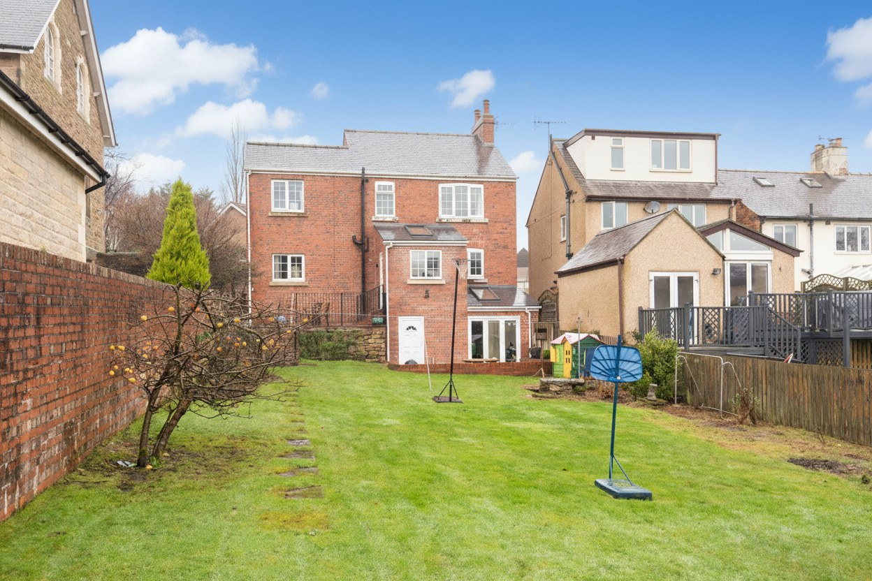 New Road, Holymoorside, S42, photo 32
