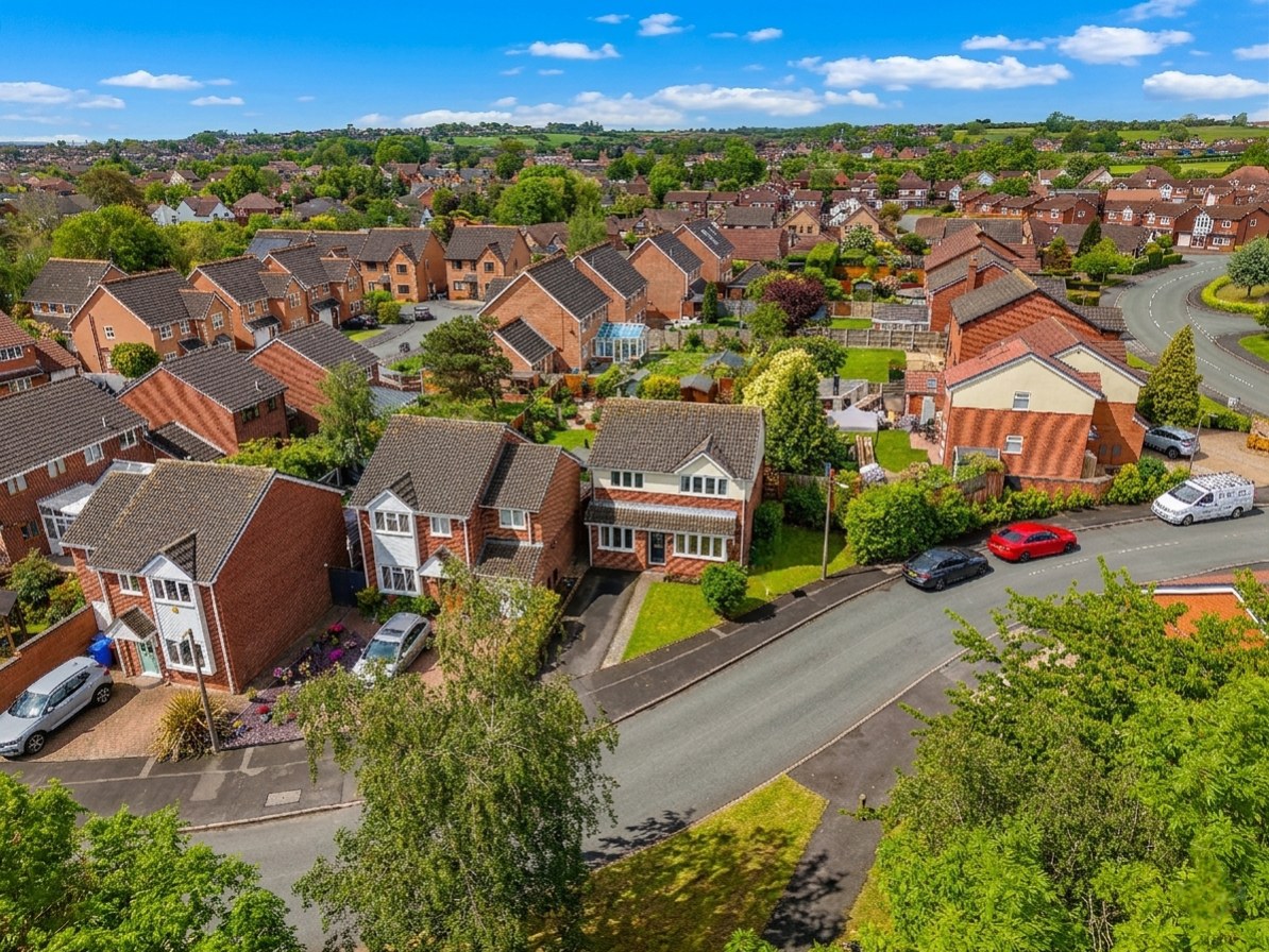 Newbury Drive, Stretton, Burton-on-Trent, Staffordshire, DE13