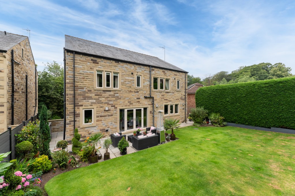 College Gardens, Bingley, West Yorkshire, BD16, photo 58