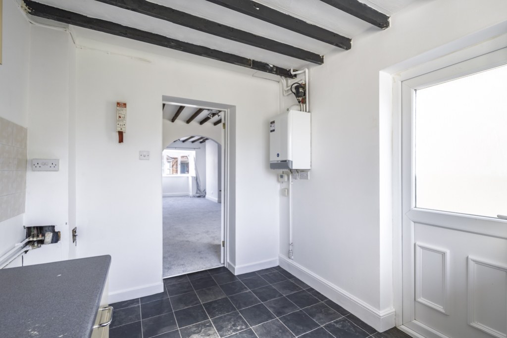 2 Bedroom House - Ferndale Road, Swindon, SN2, photo 13