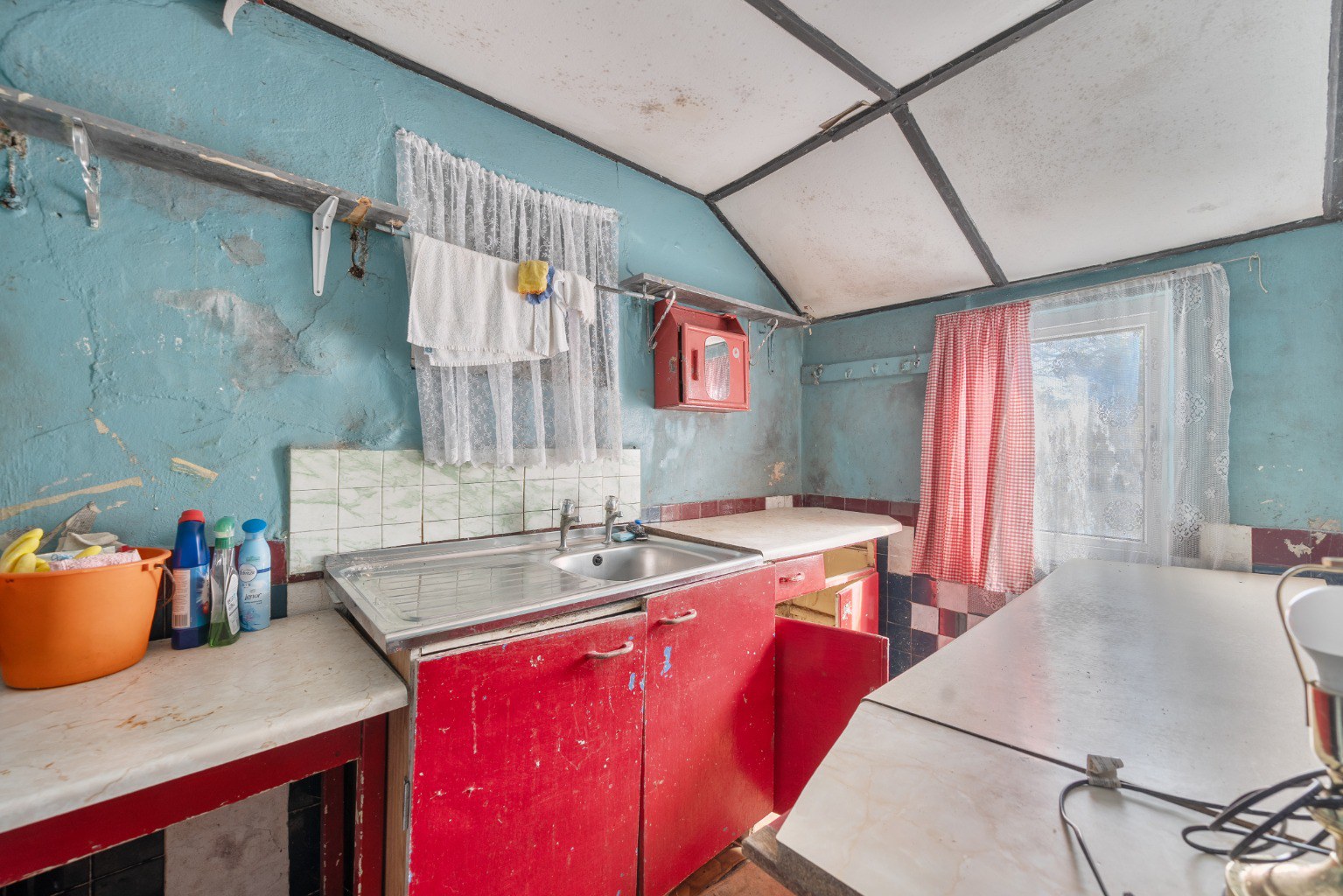 Sithney, A handsome doer-upper with two reception rooms and two bedrooms plus a garden., photo 6