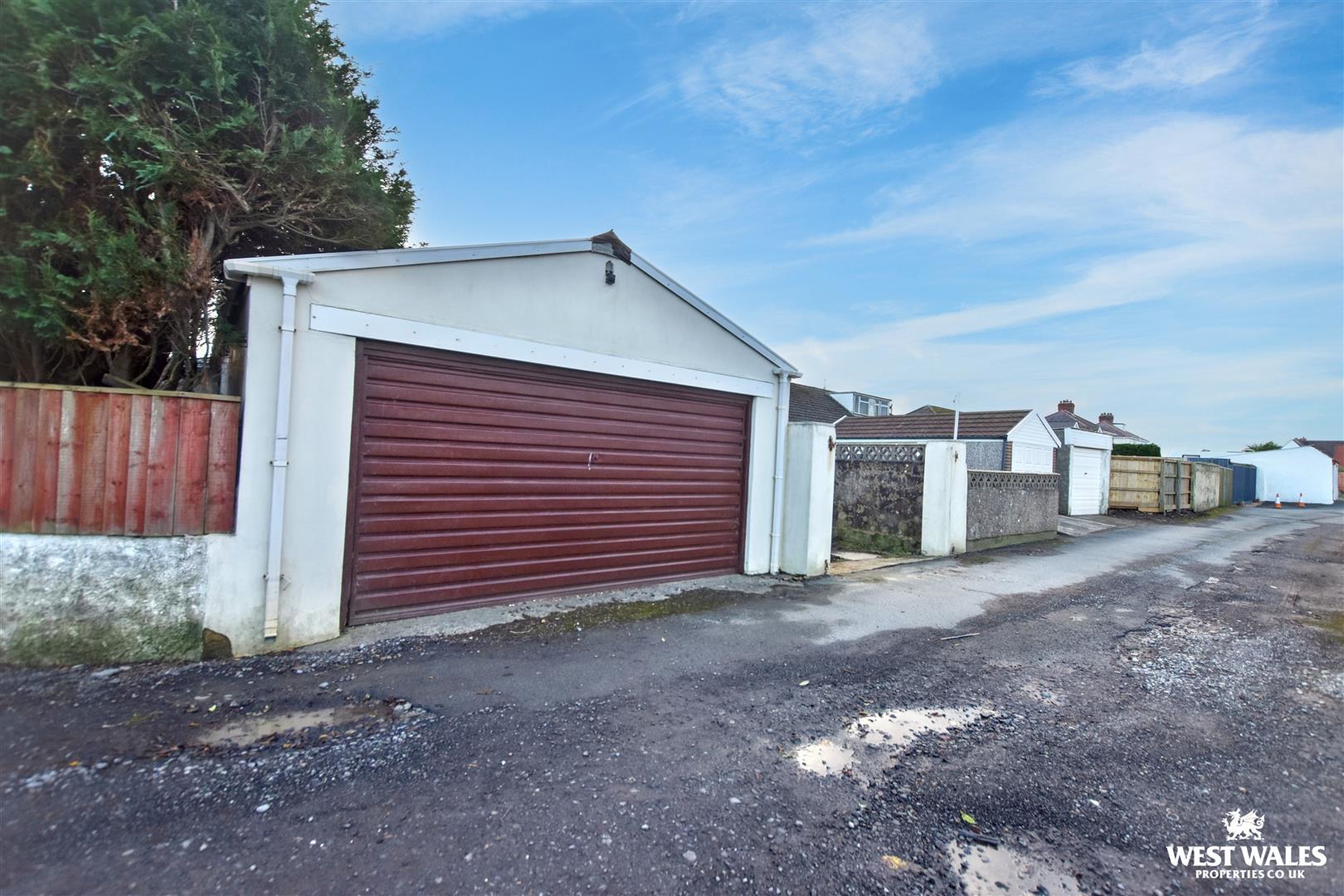 Brickhurst Park, Johnston, Haverfordwest, photo 17