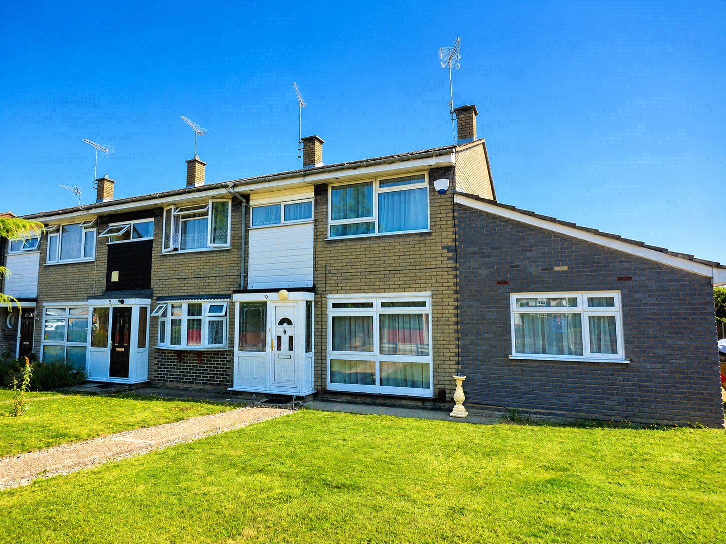 end of terrace house to rent in Hendon Close