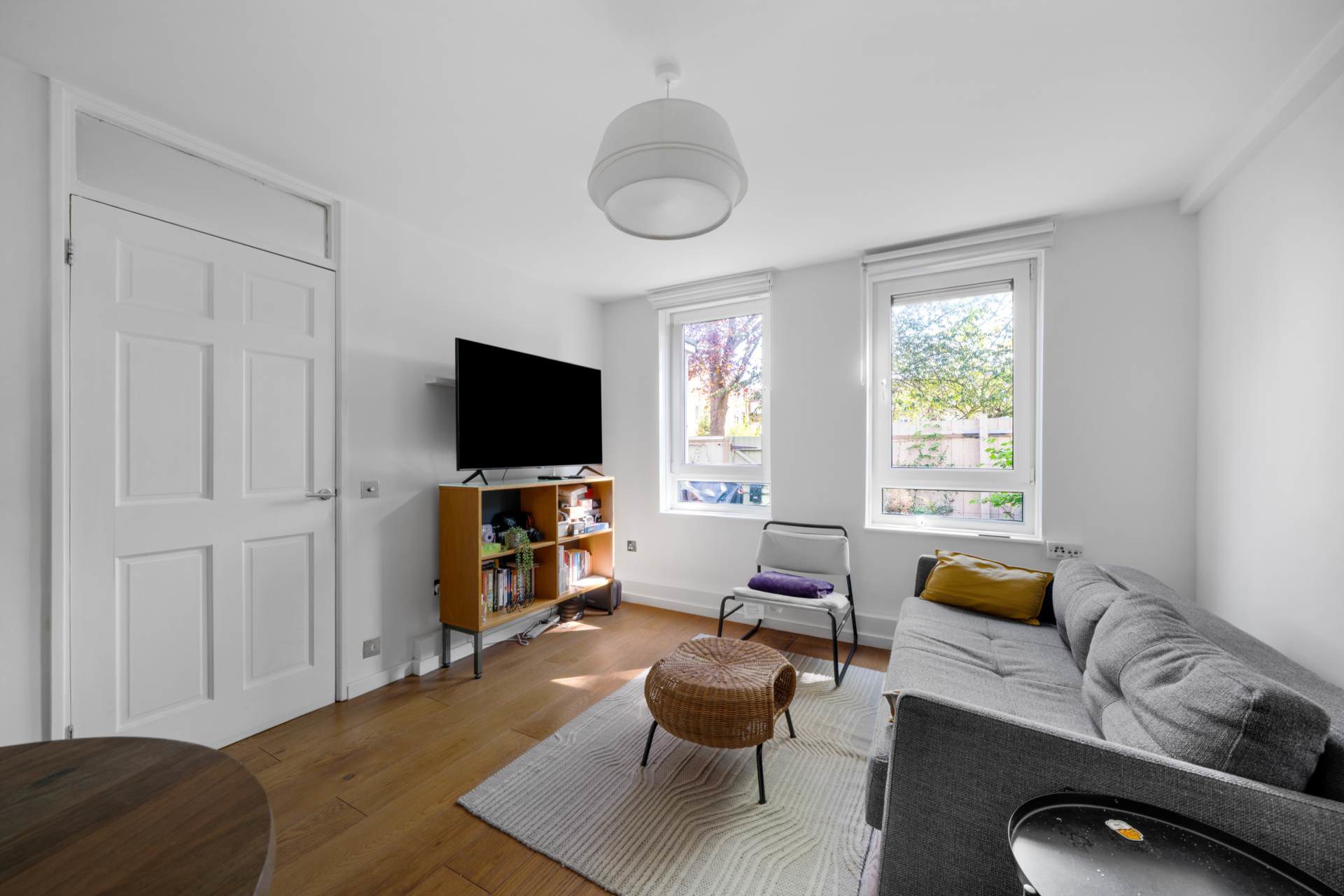 Houghton Close, London, photo 2