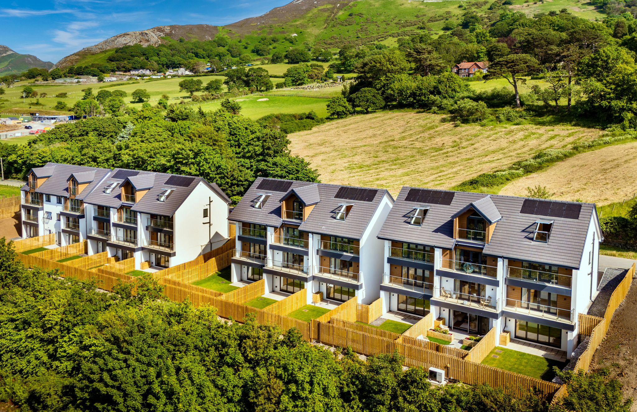 Galwad Y Mor, Penmaenmawr, LL34