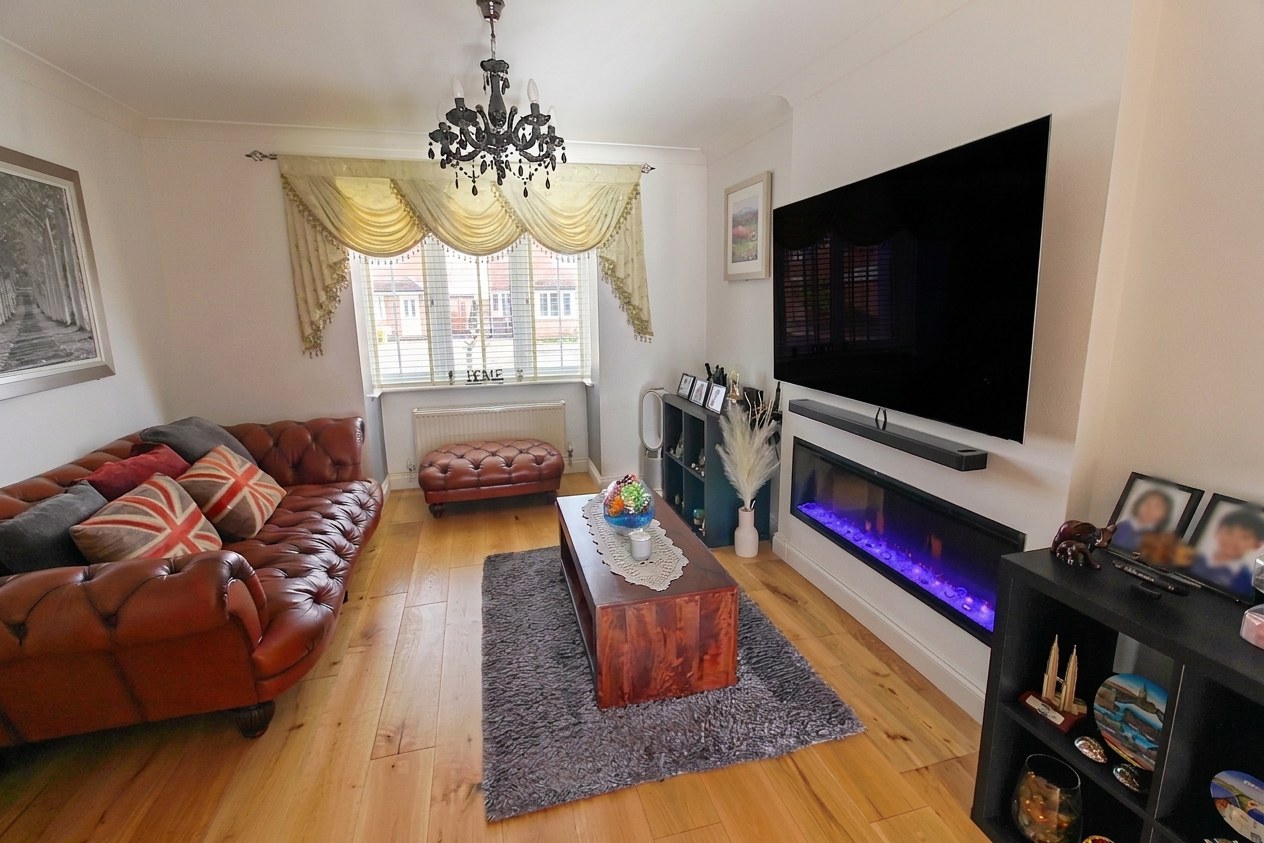 Reynolds Chase, Wigston, LE18, photo 3