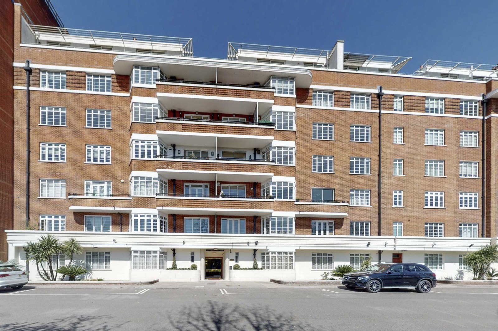 St James Close, Prince Albert Road, St John's Wood, London, NW8