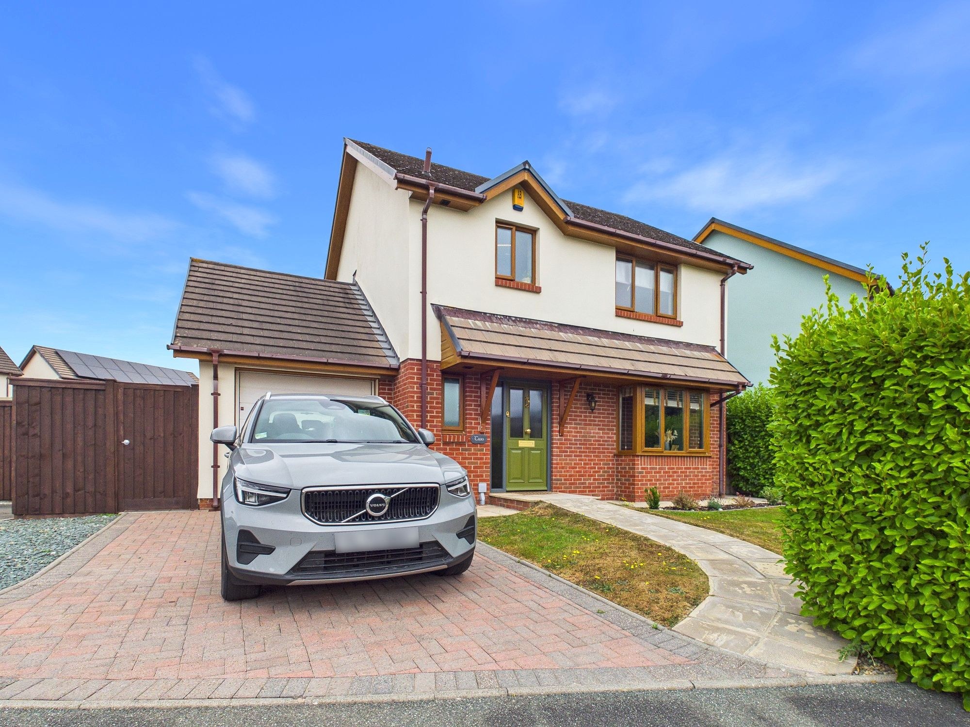 Finch Close