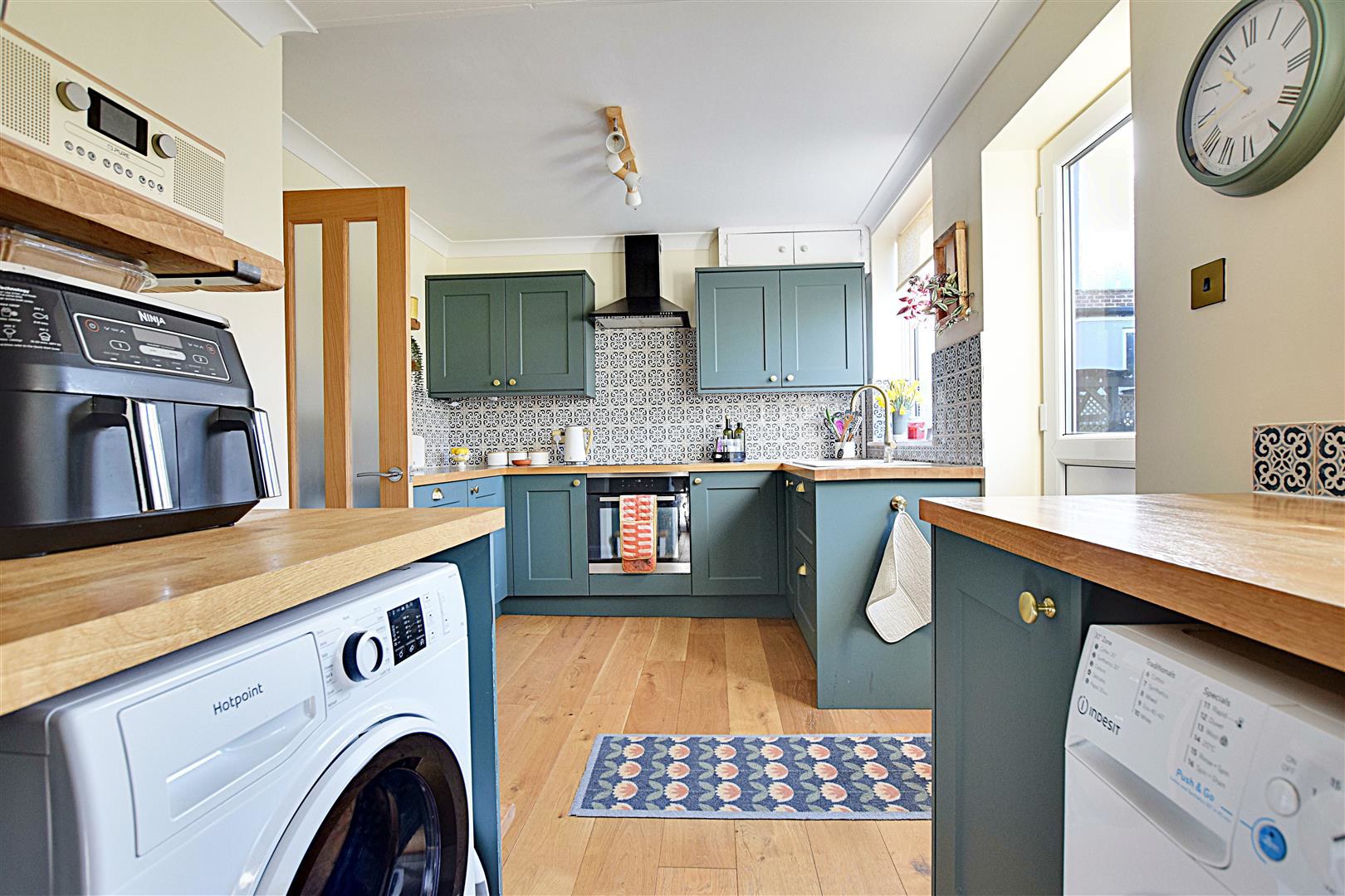 St. Margarets Crescent, Bexhill-On-Sea, photo 4
