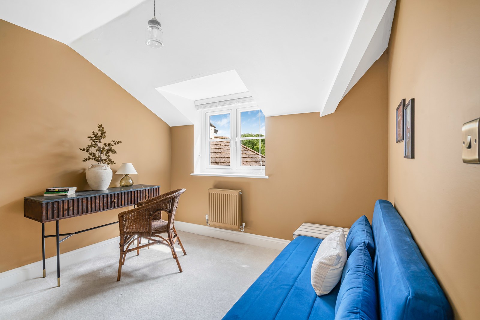 Shirnall Meadow, Lower Farringdon, Alton, Hampshire, GU34, photo 21