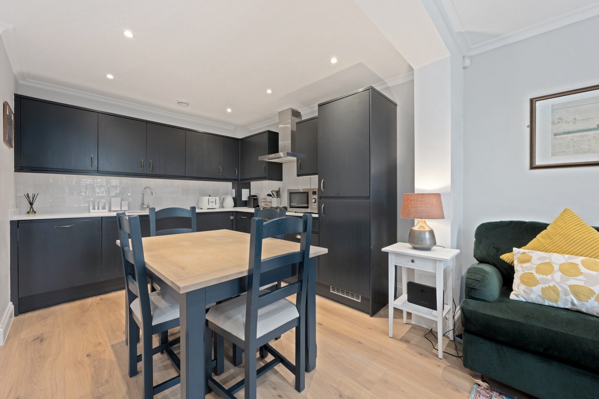 Courtview House, East Molesey, KT8, photo 5