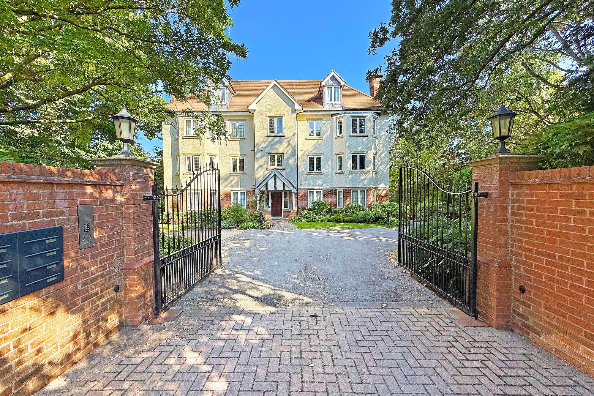 3 bed home for sale in Kent Road, Harrogate