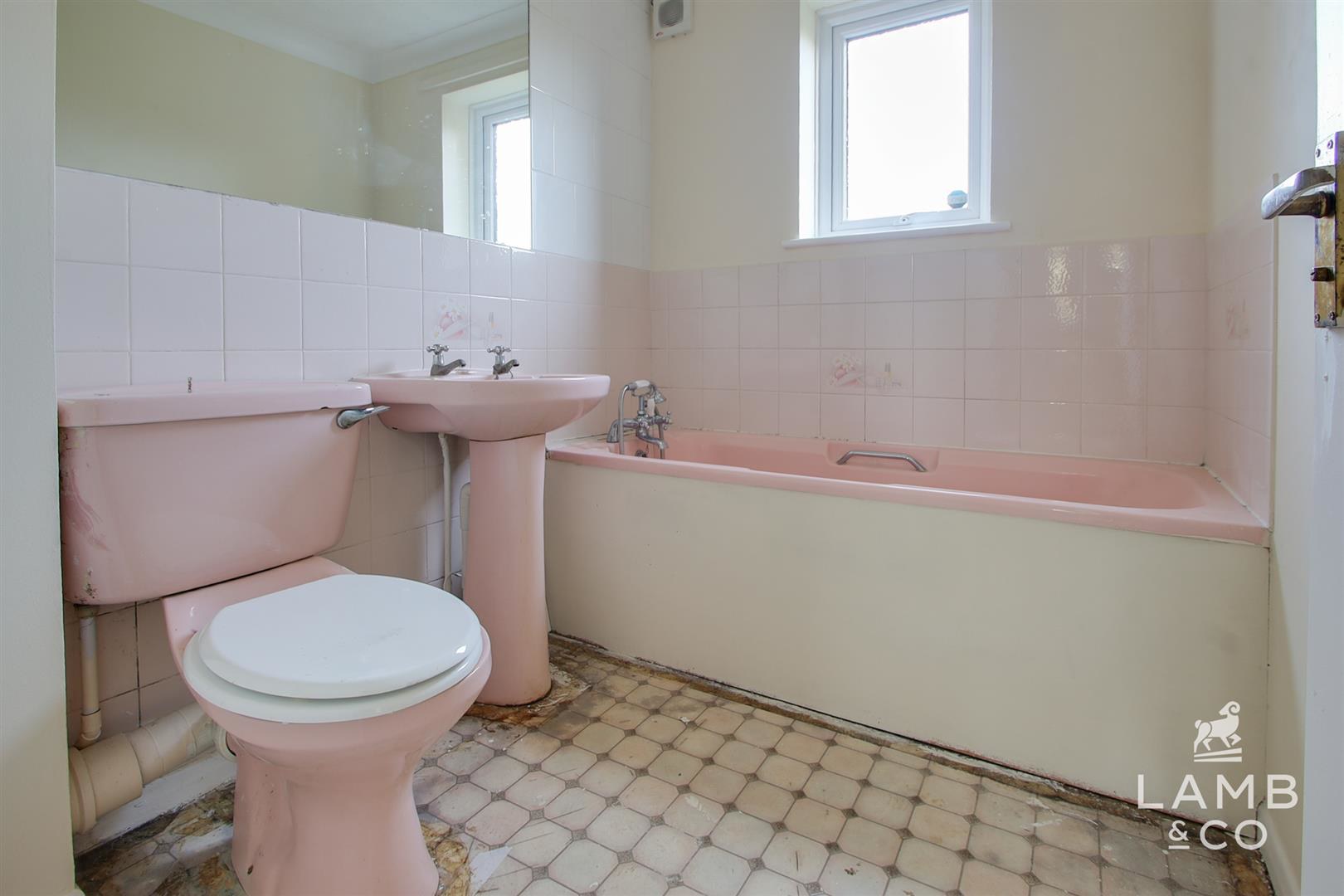 Kelvedon Court, Ferndale Close, photo 5
