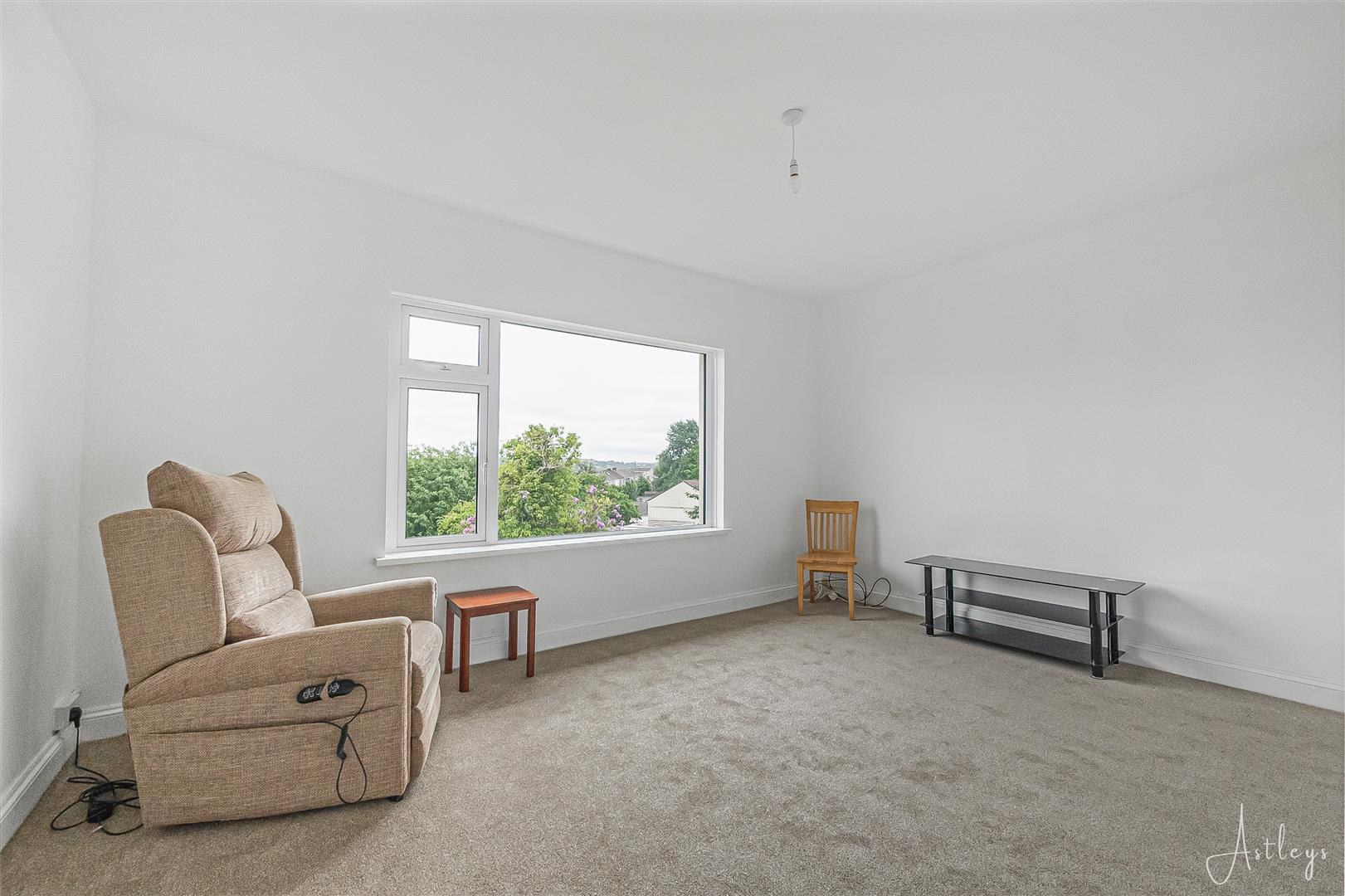 Vicarage Road, Morriston, Swansea, photo 2
