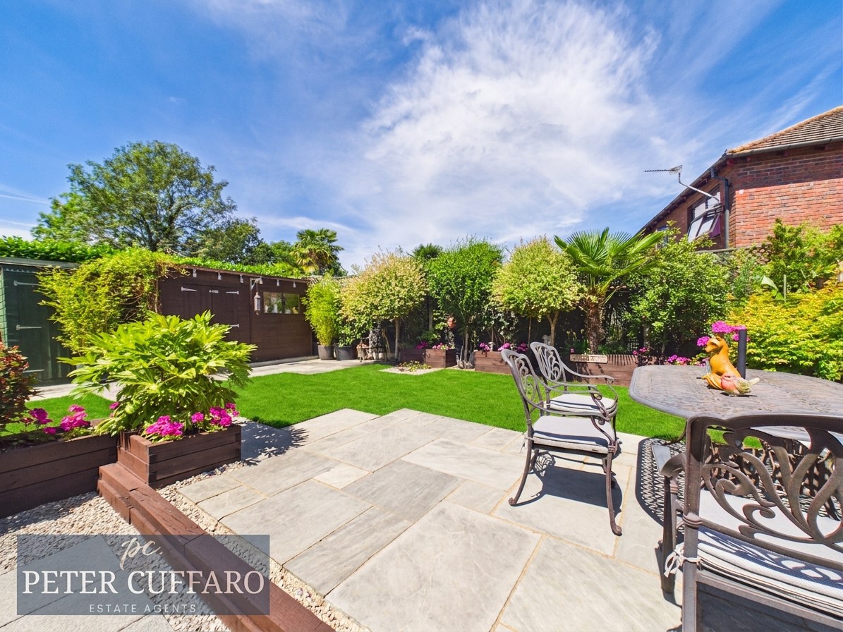 Emmas Crescent, Stanstead Abbotts, SG12, photo 13