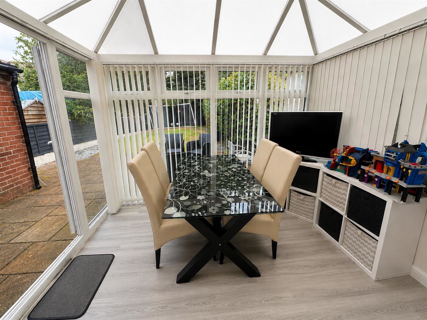 Wentworth Avenue, Macclesfield, photo 16