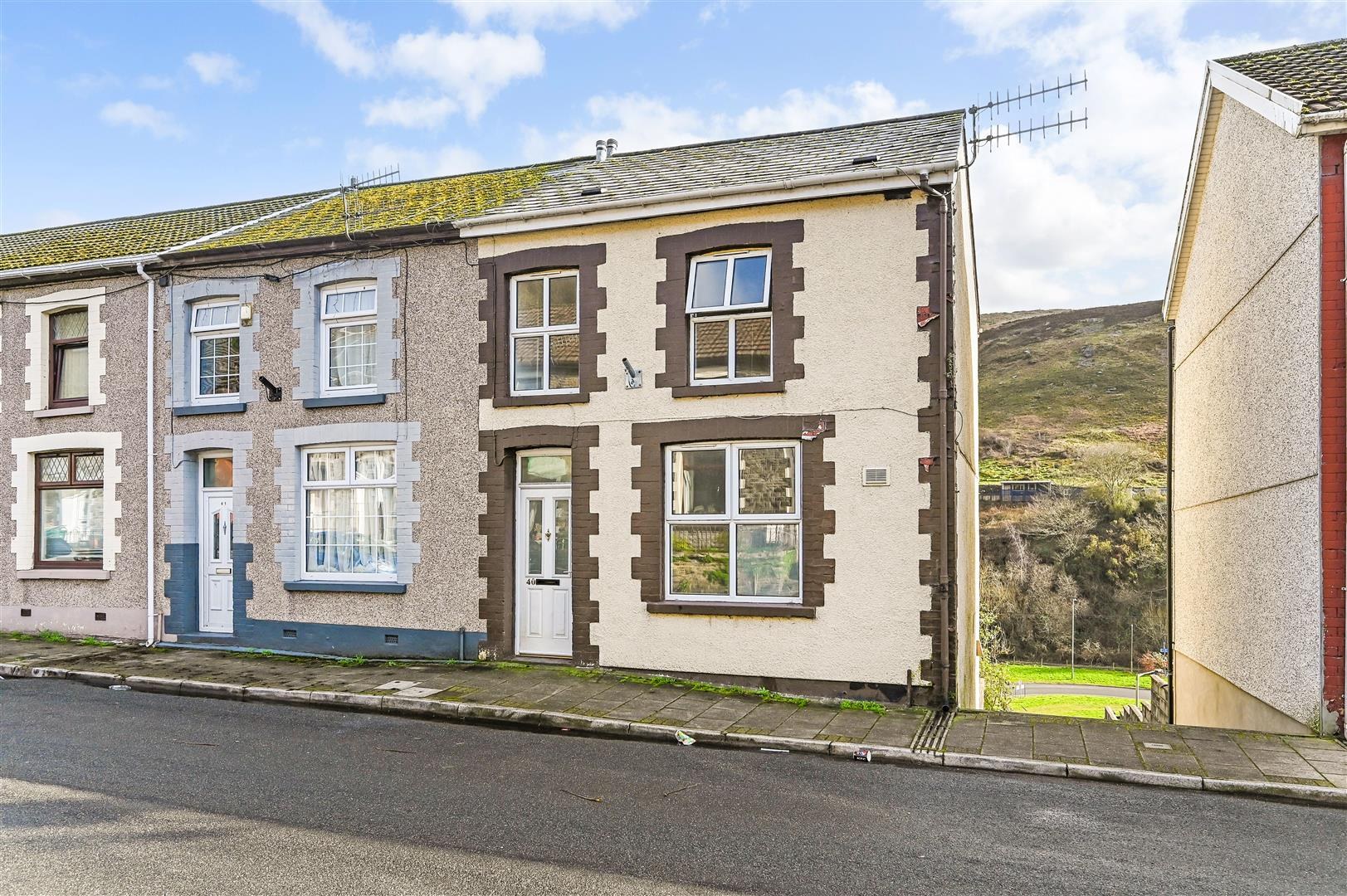 House - End Terrace For Sale Deri Terrace