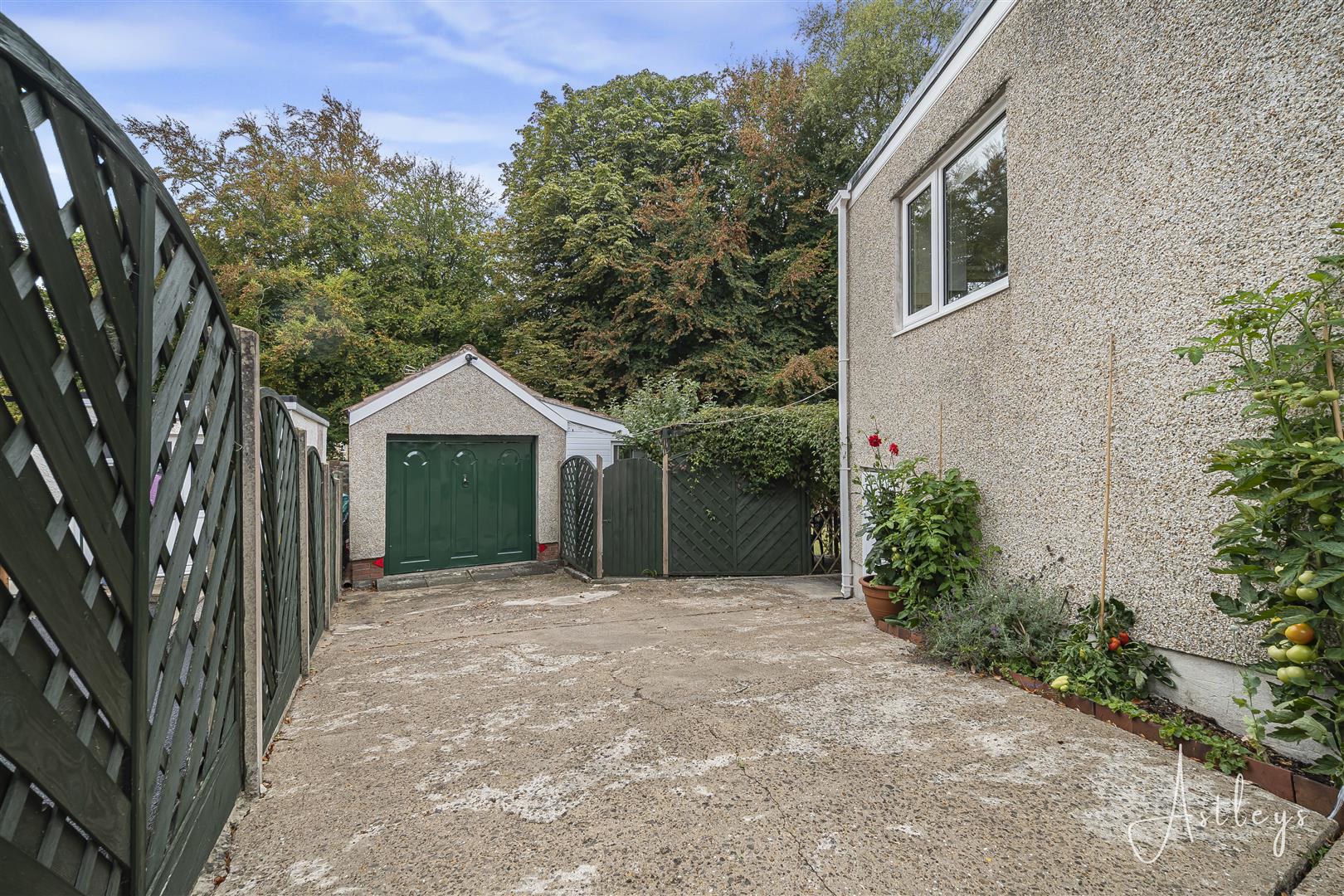 Brynnewydd Gardens, Sketty, Swansea, photo 24