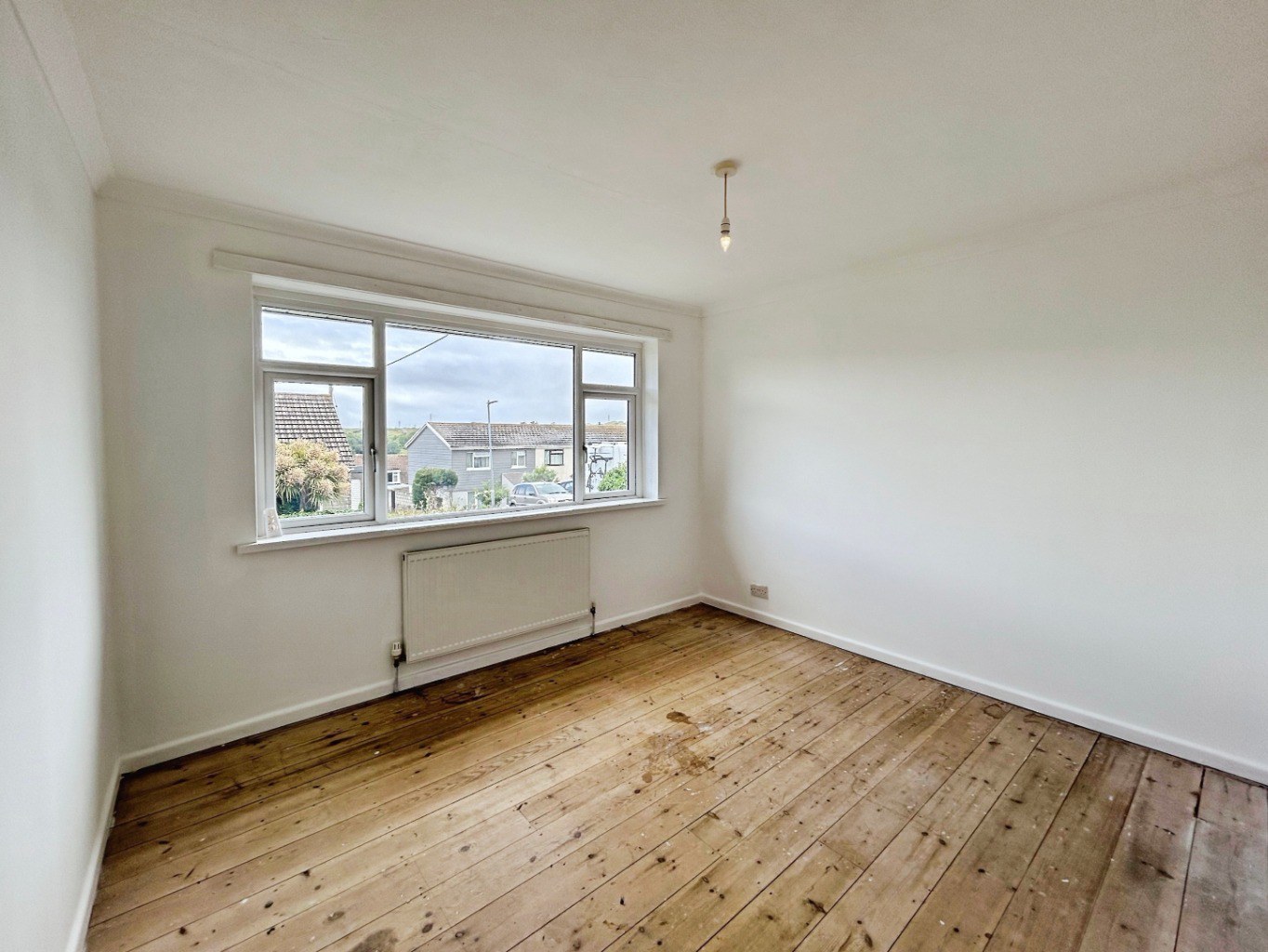 Hayle, Detached bungalow on large plot, photo 13
