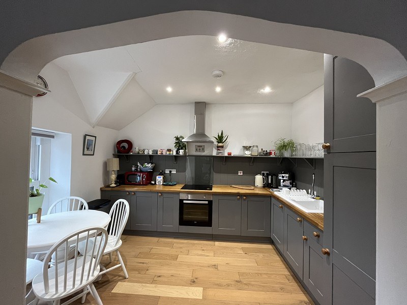 Penrhiw 15 Carmarthen Street, Llandeilo, Carmarthenshire., photo 3